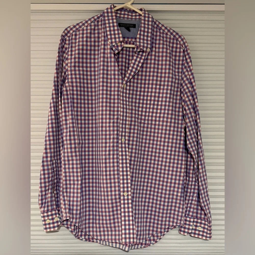 Banana Republic Softwash Tailored Slim Fit Button Down Shirt